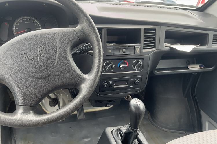 Used Wuling Zhiguang 2015 1.2L Practical LS-I Model
