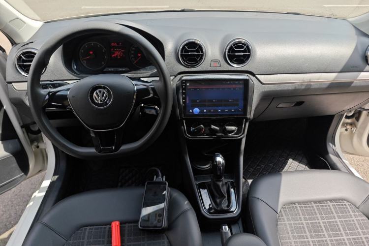 Used Volkswagen Jetta 2017 1.5L Automatic Comfort Model Center Console