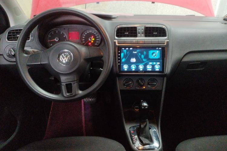 Used Volkswagen Polo 2011 1.6L Automatic ZhiShang Version Center Console