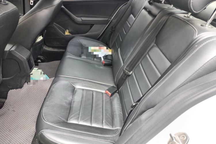 Used Volkswagen Lavida 2017 1.6L Automatic Comfort Edition
