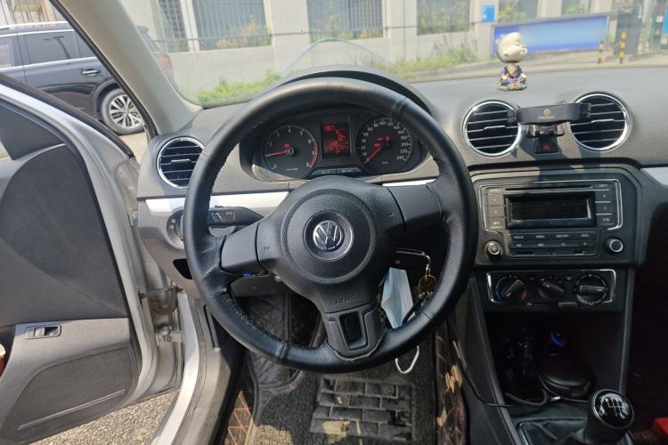 Used Volkswagen Jetta 2015 1.6L Manual Comfort Model
