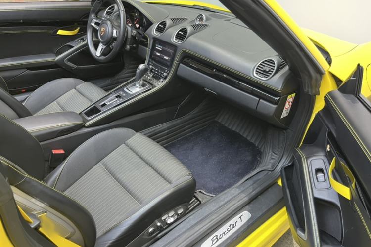 Used Porsche 718 2019 Boxster T 2.0T Interior 5