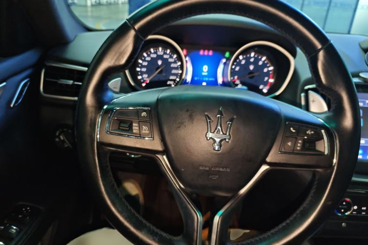 Used Maserati Ghibli 2014 3.0T Standard Edition Steering Wheel