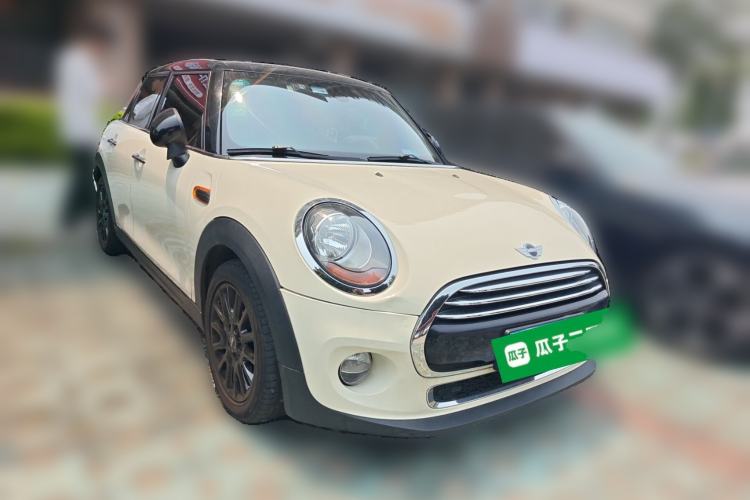 Used MINI 2016 1.5T COOPER Five-Door Edition Front Right 45 Deg