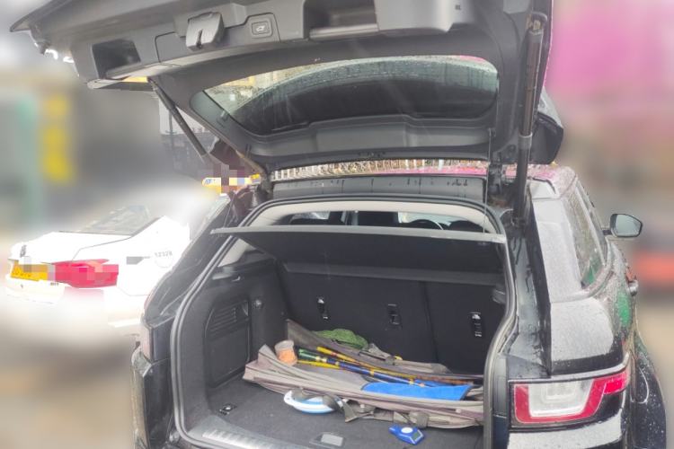 Used Land Rover Range Evoque 2018 240 PS SE DYNAMIC Smart Edition Trunk