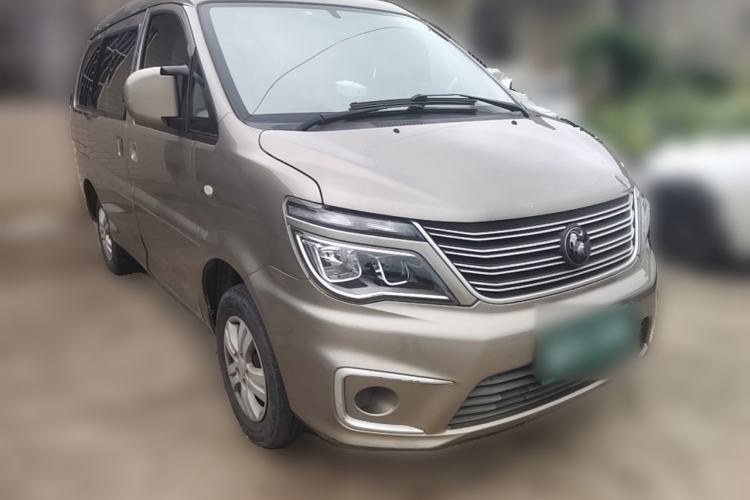 Used FORTHING Lingzhi 2022 M5 1.6L Practical 7-Seater Front Right 45 Deg