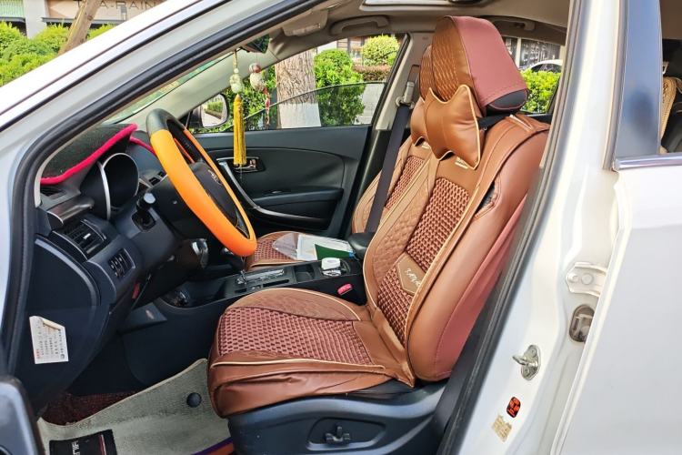 Used Bestune X80 2015 2.0L automatic luxury version Left Front Seat