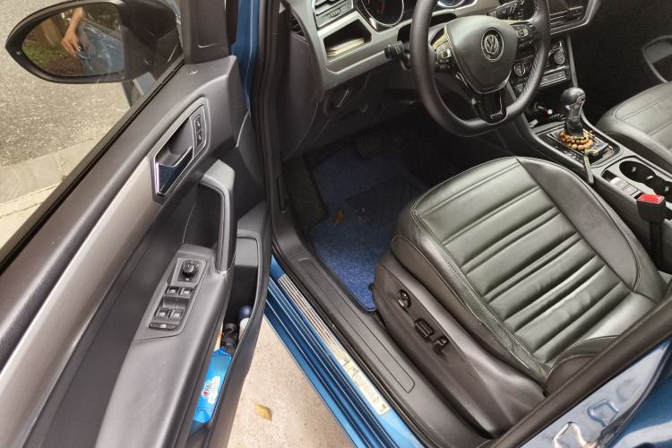 Used Volkswagen Touran 2016 Volkswagen Touran L 280TSI DSG Comfort Edition Driver Seat