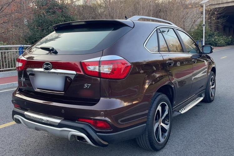 Used BYD S7 2016 2.0T Automatic Prestige Plus Exterior 4