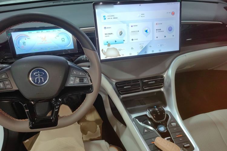 Used BYD Song Pro New Energy 2022 DM-i 110km Flagship Model Center Console