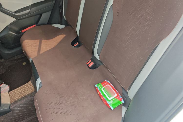 Used Volkswagen T-ROC 2025 Facelift Model 2 300TSI DSG Two-Wheel Drive Chenguang Edition Left Rear Seat