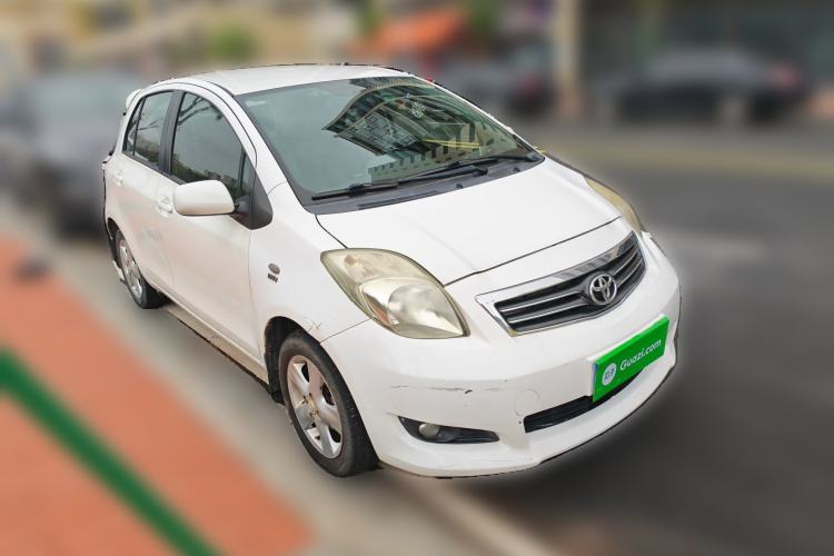 Used Toyota Yaris 2011 1.6E Automatic Charm Edition Front Right 45 Deg