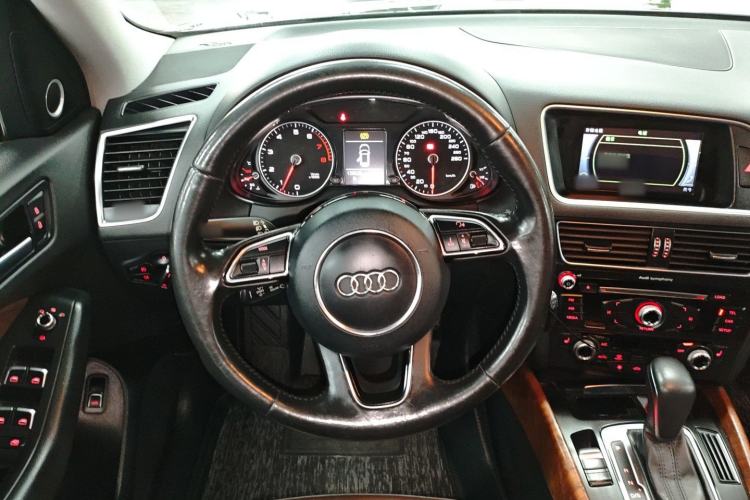 Used Audi Q5 2016 40 TFSI Technology Edition Steering Wheel