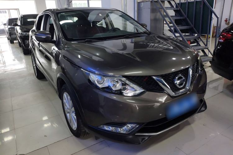 Used Nissan Qashqai 2016 2.0L CVT Elite Edition Front Right 45 Deg