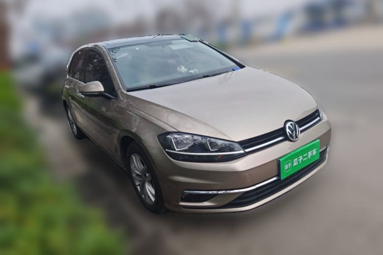 Used Volkswagen Golf 2018 230TSI Automatic Comfort Model Front Right 45 Deg