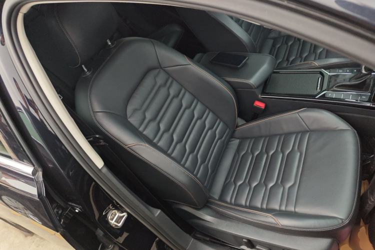 Used Volkswagen Passat 2020 330TSI Elite Edition China VI
