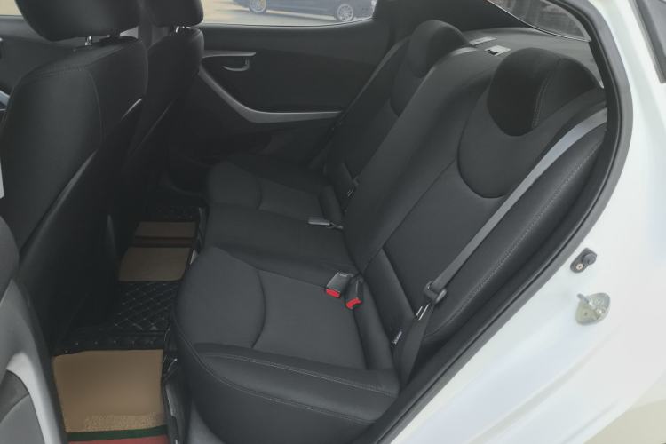 Used Hyundai Elantra (5th Generation / Langdong) 2016 1.6L Automatic Smart Version
