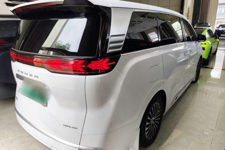 Used Denza D9 2022 DM-i 970 Four-Wheel Drive Flagship Model
