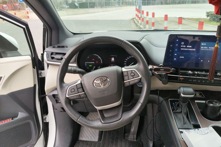 Used Toyota Granvia 2023 2.5L Hybrid Prestige PLUS Edition