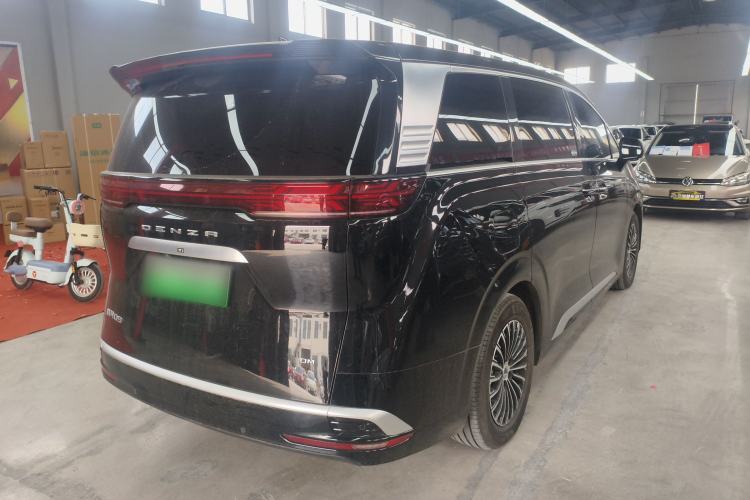 Used Denza D9 2024 DM-i 980 Four-Wheel Drive Prestige Model Rear Right 45 Deg