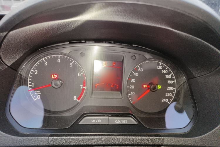 Used Volkswagen Jetta 2015 1.6L Automatic Fashion Model Instrument Cluster