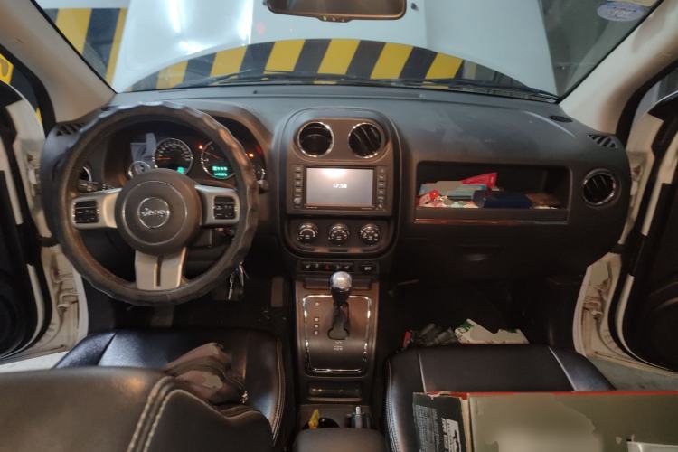 Used Jeep Compass 2013 2.4L Four-wheel Drive Black Edition with Navigation
