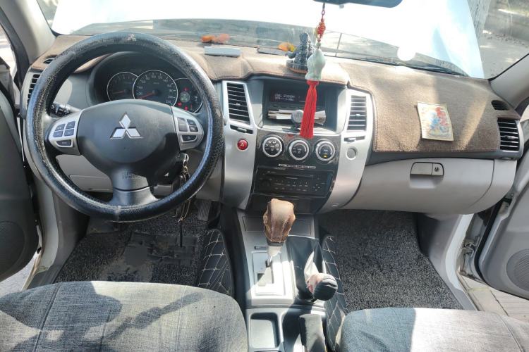 Used Mitsubishi Pajero Sport 2013 3.0L Automatic 4x4 Executive Edition
