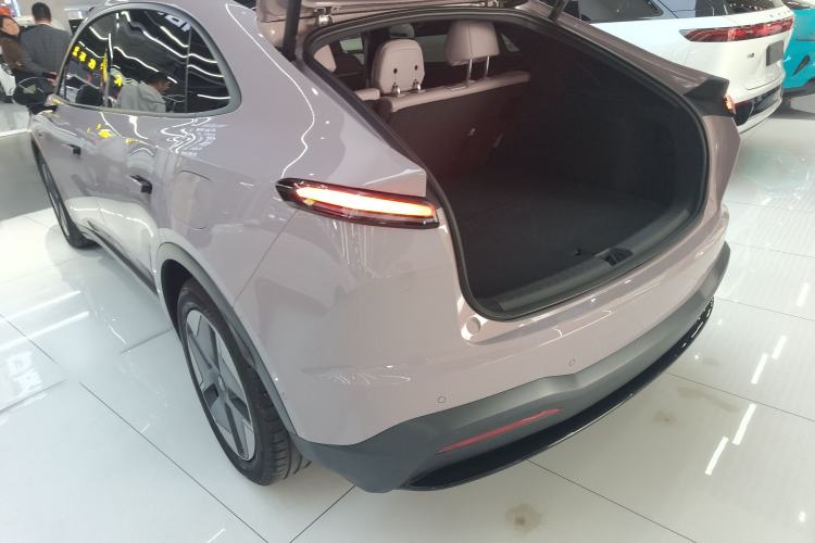 Used ONVO L60 2024 60 kWh Rear-Drive Version Exterior 2