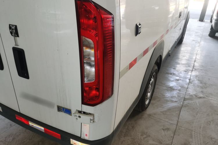 Used Foton Intelligent Blue Elf E7 2024 All-Electric Van Flat Roof 2 Seats EVE Energy 41.86 kWh
