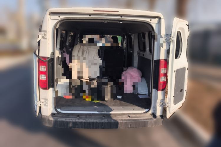 Used Wuling Yangguang 2024 300KM Comfort Version Passenger Van 75kW
