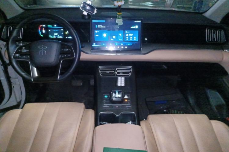 Used BYD Song Pro New Energy 2025 Second-Generation DM-i 75KM Overachiever Trim Center Console