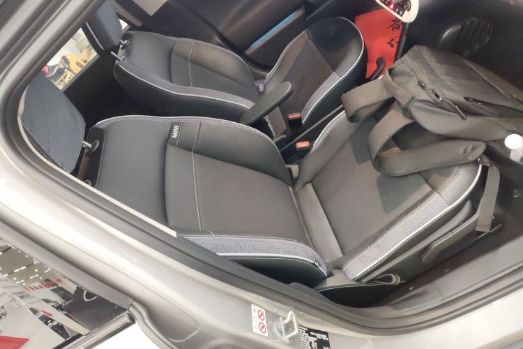 Used MINI Electric ACEMAN 2024 E Classic Edition Right Front Seat