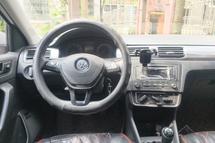 Used Volkswagen Santana 2016 1.6L Manual Comfort Edition Steering Wheel