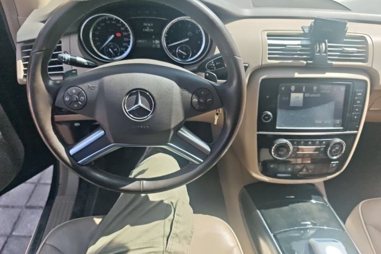 Used Mercedes-Benz R-Class 2014 R 400 4MATIC Business Model Steering Wheel