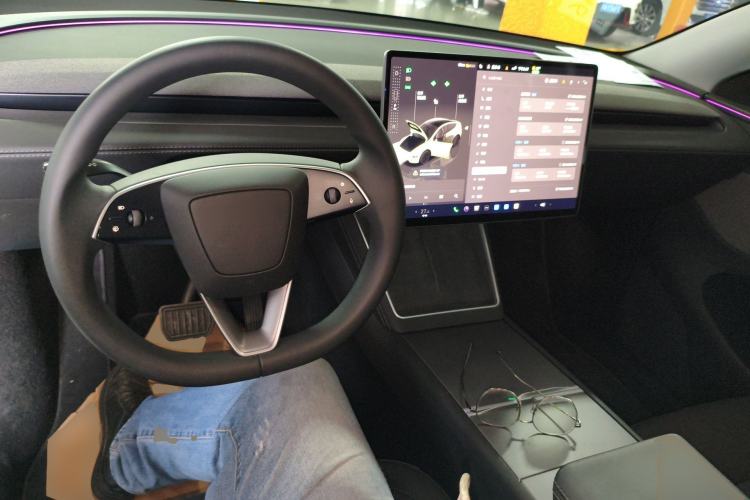 Used Tesla Model Y 2025 Rear-Wheel-Drive Version