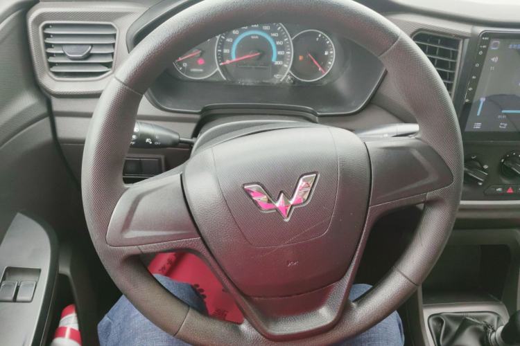 Used Wuling Hongguang V 2019 1.5L Enjoyment Version China VI LAR