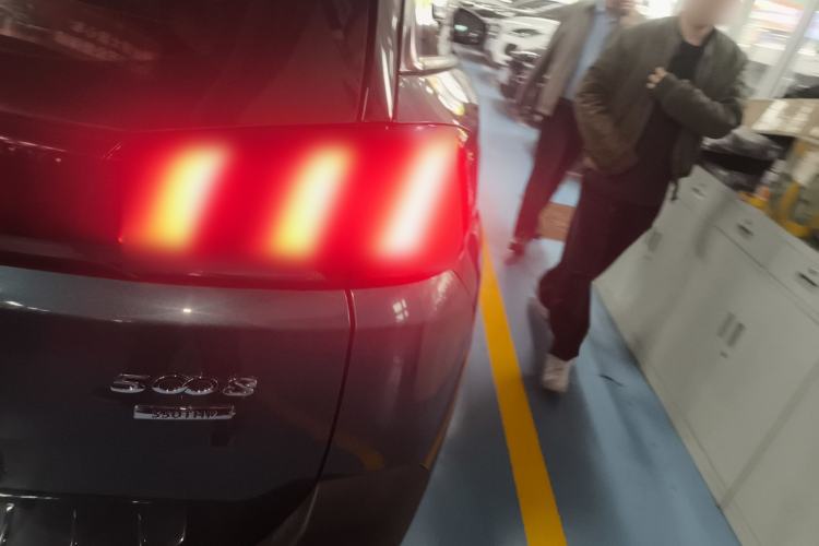 Used Peugeot 5008 2017 350THP 7-Seater Elite Edition Right Rear Taillight