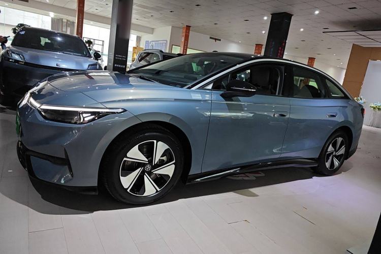 Used Volkswagen ID.7 VIZZION 2024 AIR model