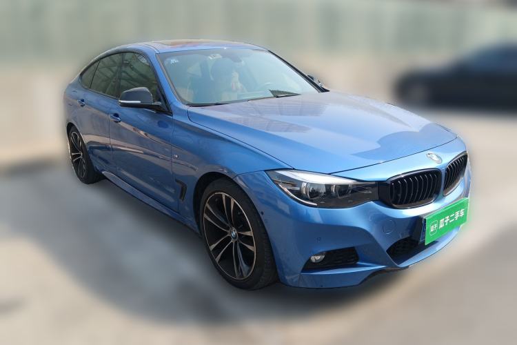 Used BMW 3 Series GT 2019 330i xDrive M Sport Night Edition Front Right 45 Deg