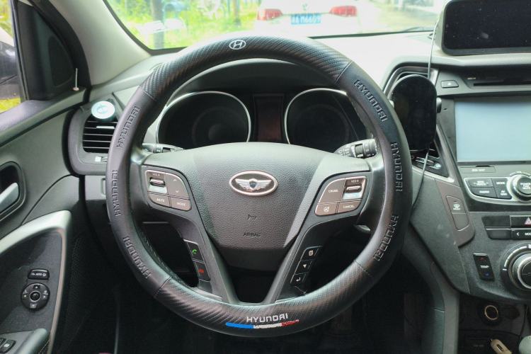 Used Hyundai Grand SantaFe 2013 3.0L 7-Seater Four-Wheel-Drive Comfort Edition Steering Wheel