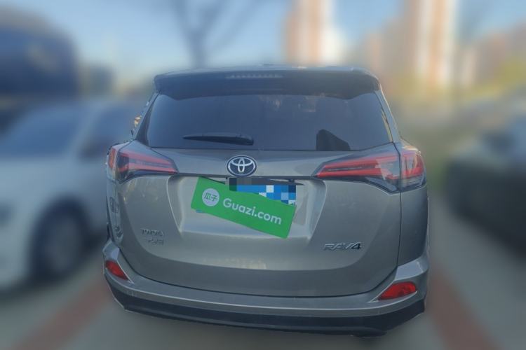 Used Toyota RAV4 2016 2.0L CVT Two-Wheel Drive Fashion Edition China V Standard Rear