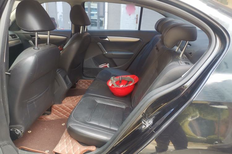 Used Volkswagen Lavida 2013 Restyled Classic 1.6L Manual Comfort Edition
