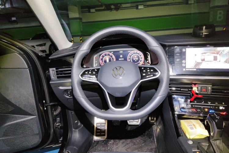 Used Volkswagen Passat 2024 380TSI Dragon Glory Edition Steering Wheel