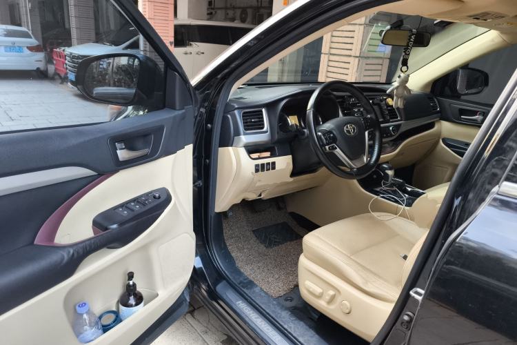 Used Toyota Highlander 2015 2.0T Two-Wheel Drive Luxury Edition 7 Seats
