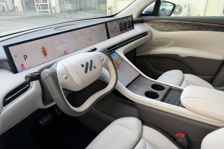 Used IM LS7 2024 100kWh Max Lux Rear-Drive Version Interior 9