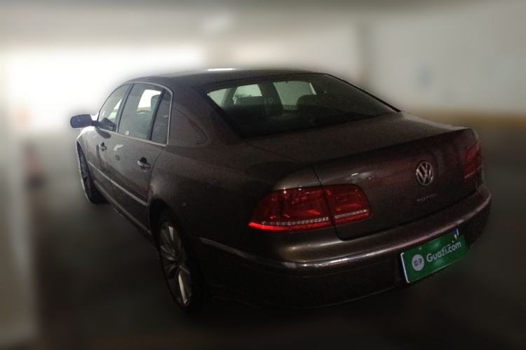 Used Volkswagen Phaeton 2011 3.6L V6 4-Seater Extended-Length Individual Edition Rear Left 45 Deg