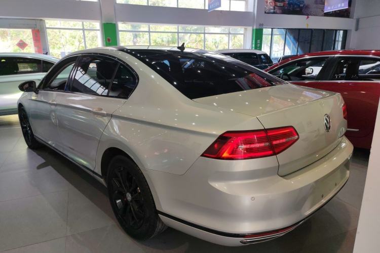 Used Volkswagen Magotan 2019 330TSI DSG Luxury Model China V Standard Rear Left 45 Deg