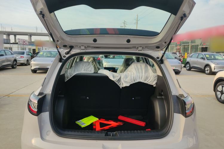 Used Geely Galaxy Geome 2026 Model 410km Carefree Edition Trunk