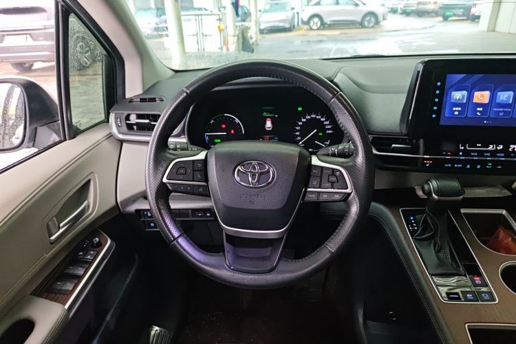 Used Toyota SIENNA 2021 2.5L Hybrid Luxury Edition Steering Wheel