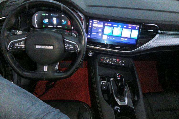 Used Haval F7x 2021 2.0T Two-Wheel Drive Smart & Trendy Edition Center Console